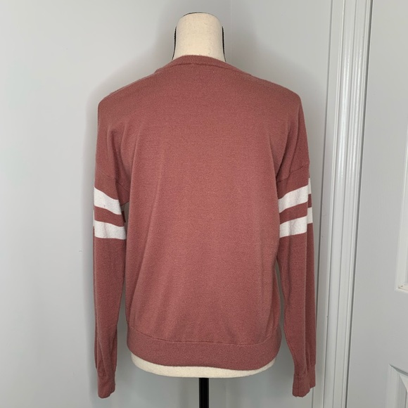 Forever 21 sweater with white stripes on sleeve - Picture 2 of 6